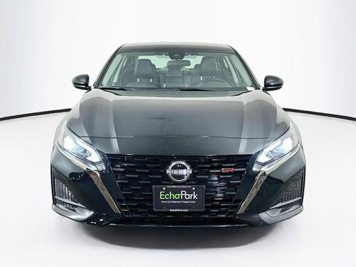 Super Black 2025 Nissan Altima SR FWD
