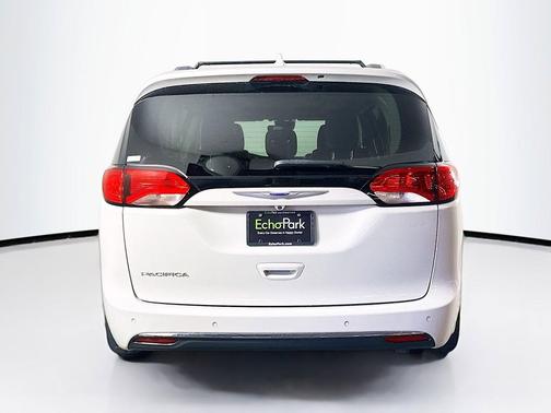 Luxury White Pearlcoat 2019 Chrysler Pacifica Touring-L Plus