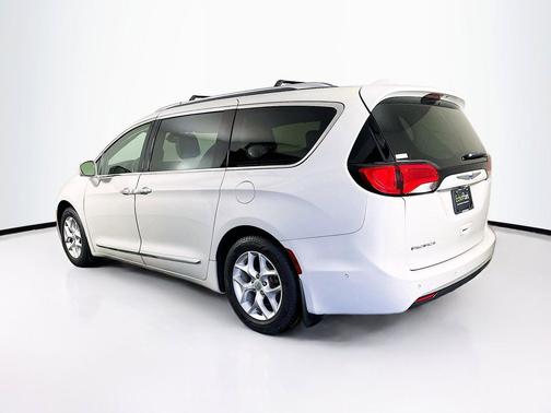 Luxury White Pearlcoat 2019 Chrysler Pacifica Touring-L Plus