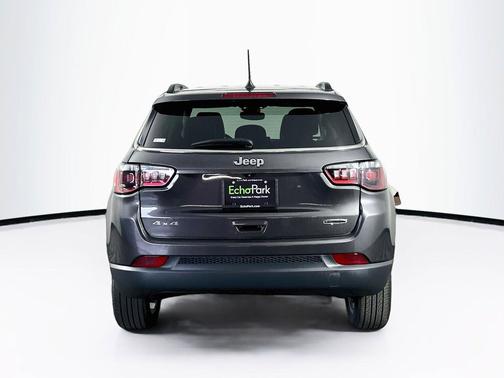 Granite Crystal Metallic Clearcoat 2022 Jeep Compass Latitude Lux