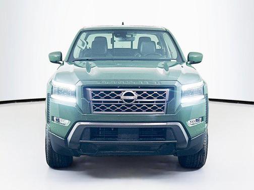 2024 Nissan Frontier SL