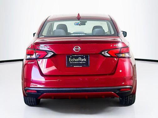 Scarlet Ember Pearl Metallic 2020 Nissan Versa 1.6 S