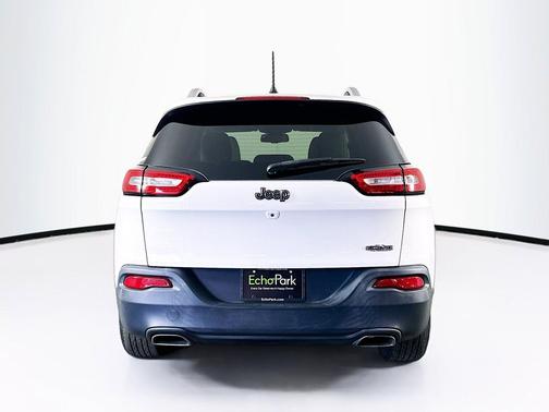 Bright White Clearcoat 2016 Jeep Cherokee Latitude