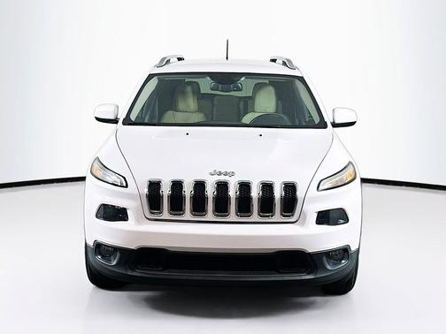 Bright White Clearcoat 2016 Jeep Cherokee Latitude