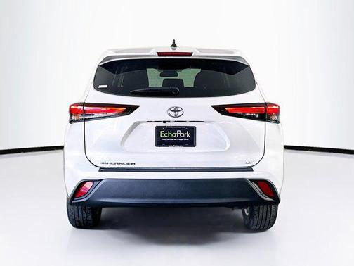 2024 Toyota Highlander LE