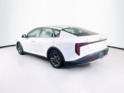 Snow White Pearl 2025 Kia K4 LXS