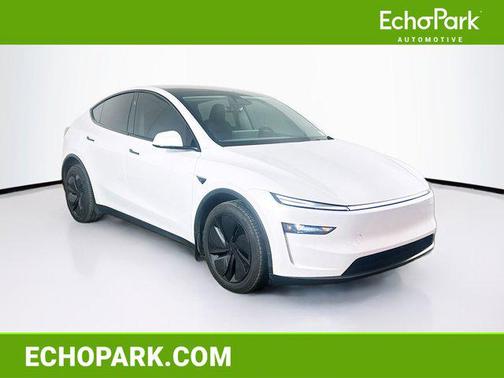 Pearl White Multi-Coat 2026 Tesla Model Y Premium All-Wheel Drive