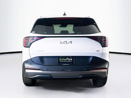 Snow White Pearl 2026 Kia Sportage Hybrid LX