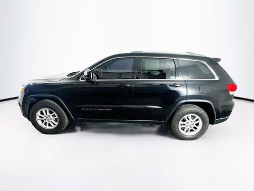 Diamond Black Crystal Pearlcoat 2018 Jeep Grand Cherokee Laredo E