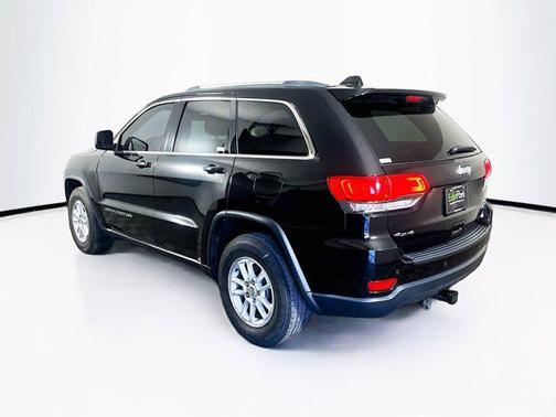 Diamond Black Crystal Pearlcoat 2018 Jeep Grand Cherokee Laredo E