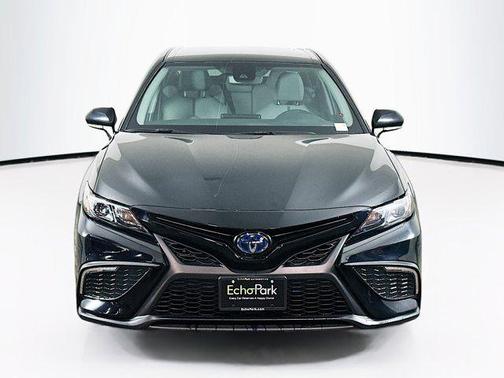 2024 Toyota Camry Hybrid SE