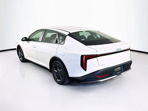 Snow White Pearl 2025 Kia K4 LXS