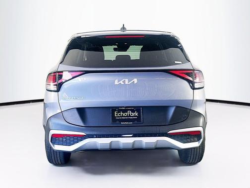 Everlasting Silver 2025 Kia Sportage LX