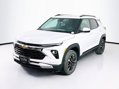 Summit White 2025 Chevrolet Trailblazer LT