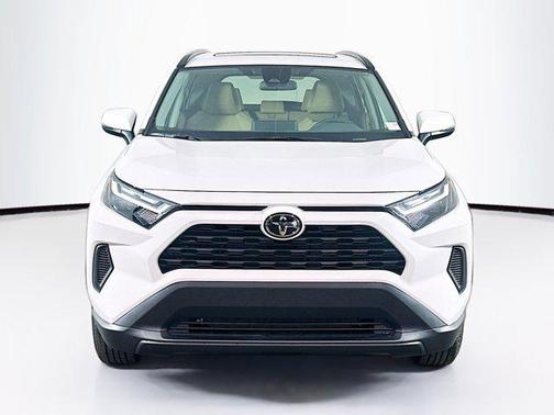 Ice Cap 2025 Toyota RAV4 XLE