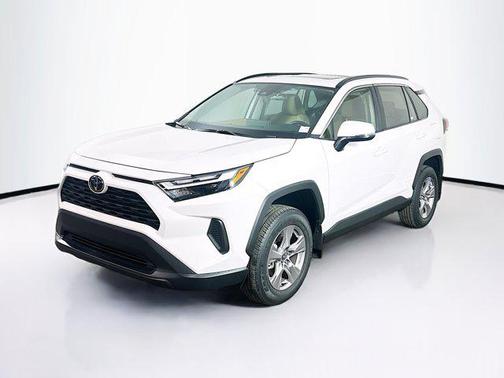 Ice Cap 2025 Toyota RAV4 XLE