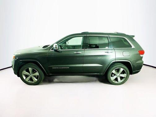 Brilliant Black Crystal Pearlcoat 2014 Jeep Grand Cherokee Overland