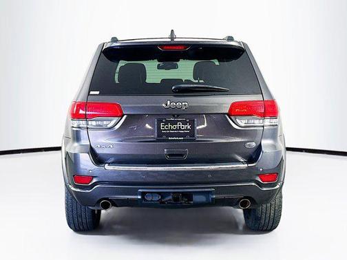 Brilliant Black Crystal Pearlcoat 2014 Jeep Grand Cherokee Overland
