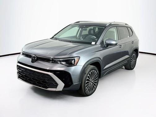 Platinum Gray Metallic 2025 Volkswagen Taos 1.5T SE