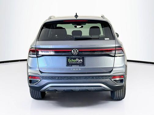 Platinum Gray Metallic 2025 Volkswagen Taos 1.5T SE