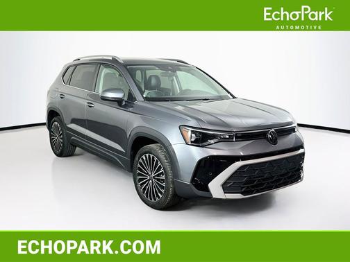 Platinum Gray Metallic 2025 Volkswagen Taos 1.5T SE
