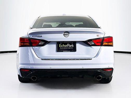 2023 Nissan Altima SR FWD