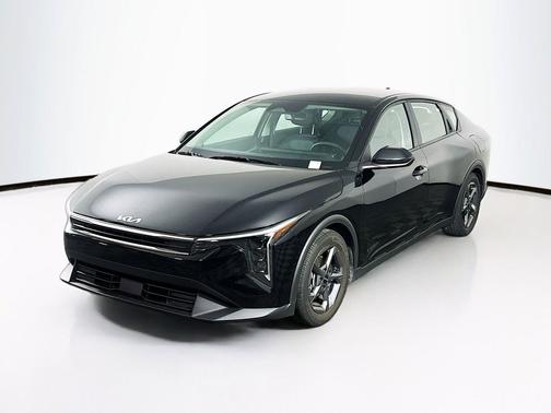Aurora Black Pearl 2025 Kia K4 LXS