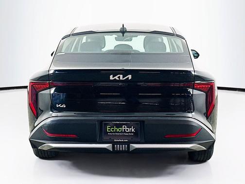 Aurora Black Pearl 2025 Kia K4 LXS