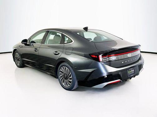 2025 Hyundai SONATA Hybrid SE