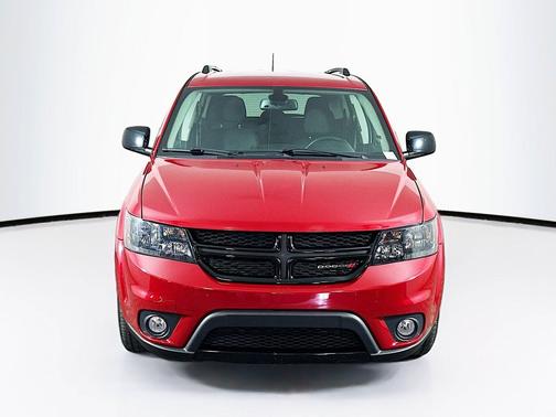 Redline 2 Coat Pearl 2019 Dodge Journey SE