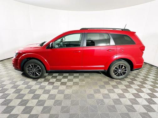 Redline 2 Coat Pearl 2019 Dodge Journey SE
