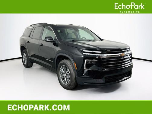 Mosaic Black Metallic 2026 Chevrolet Traverse LT