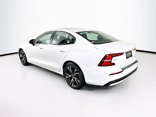 2024 Volvo S60 B5 Plus Dark Theme