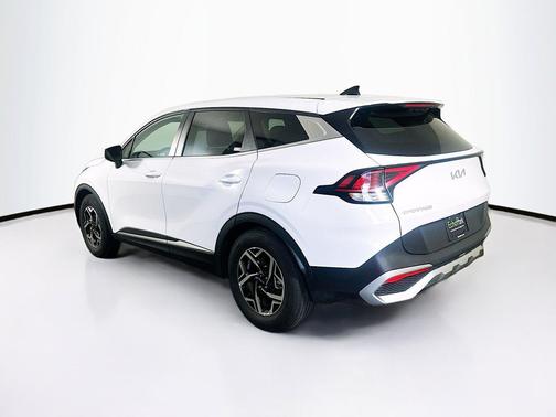 Glacial White Pearl 2025 Kia Sportage LX
