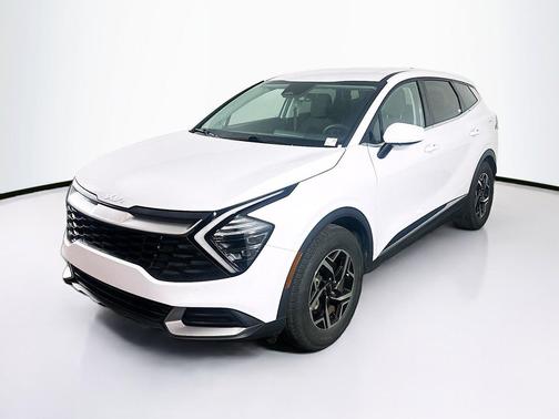 Glacial White Pearl 2025 Kia Sportage LX