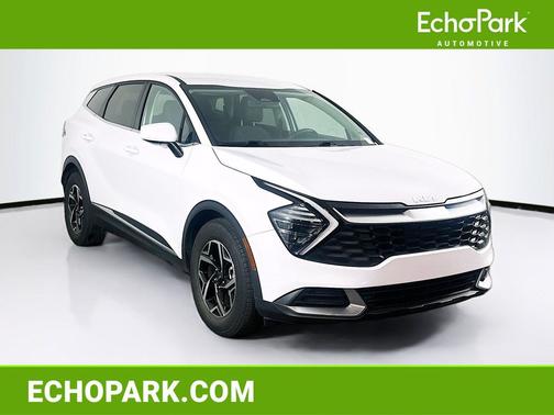 Glacial White Pearl 2025 Kia Sportage LX