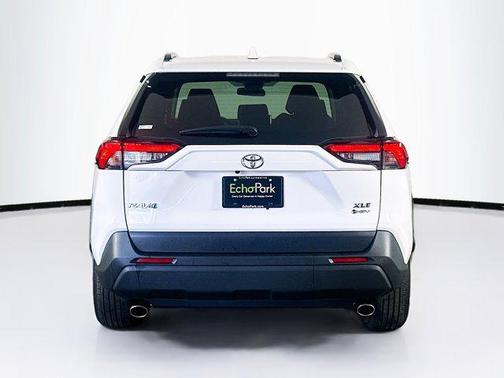 Ice Cap 2025 Toyota RAV4 Hybrid XLE