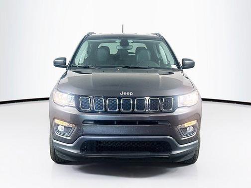 Granite Crystal Metallic Clearcoat 2020 Jeep Compass Latitude