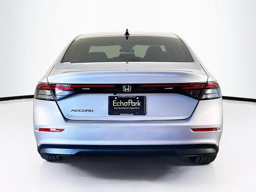 Urban Gray Pearl 2025 Honda Accord SE