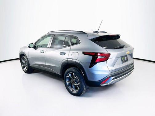 Sterling Gray Metallic 2025 Chevrolet Trax LT