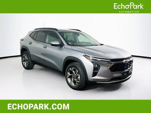 Sterling Gray Metallic 2025 Chevrolet Trax LT