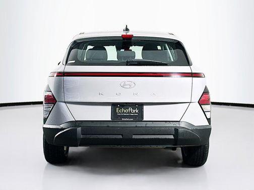 2024 Hyundai KONA SE