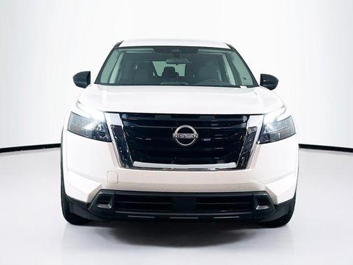 2024 Nissan Pathfinder S FWD