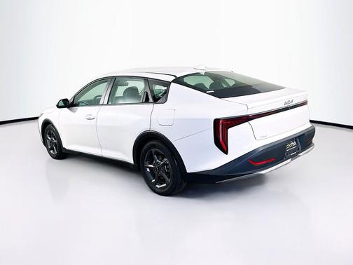 Snow White Pearl 2025 Kia K4 LXS