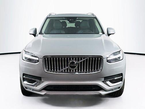 2025 Volvo XC90 B5 Core