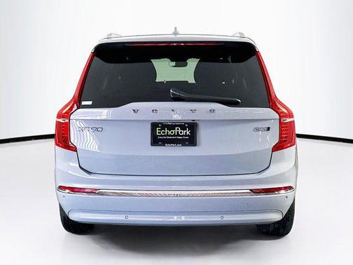 2025 Volvo XC90 B5 Core