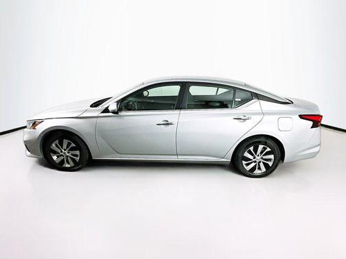 2022 Nissan Altima S FWD
