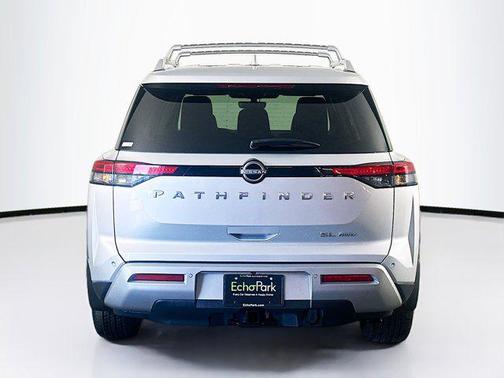 Brilliant Silver Metallic 2023 Nissan Pathfinder SL 4WD