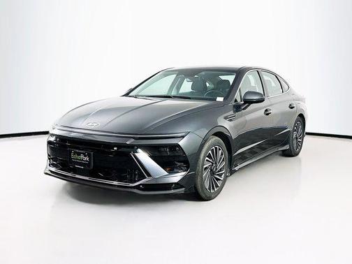 2025 Hyundai SONATA Hybrid SE