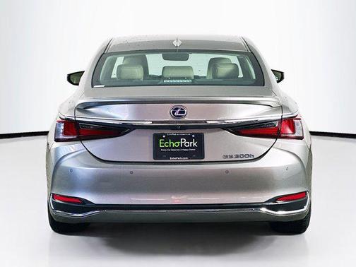 2021 Lexus ES 300h Luxury